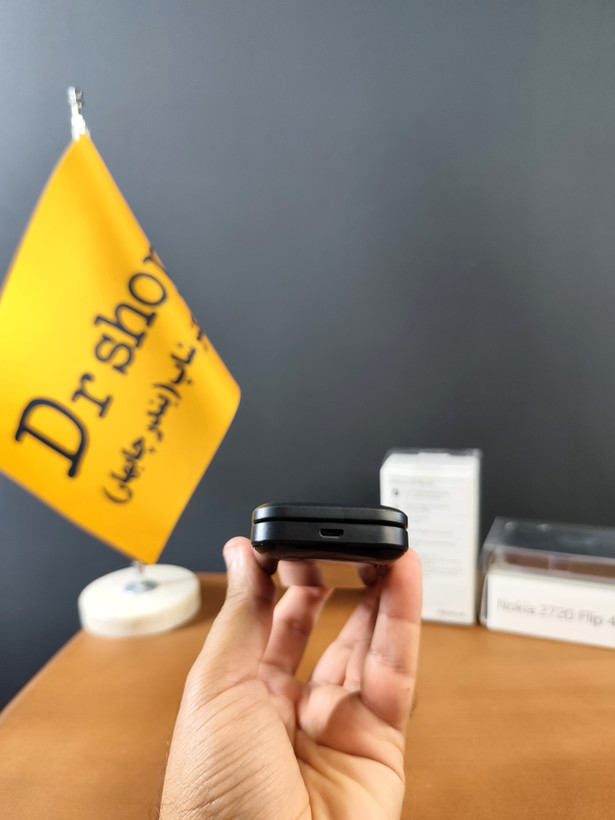 گوشی تاشو نوکیا | مدل 2720 Flip 4G | دو سیم کارت | یک سال گارانتی